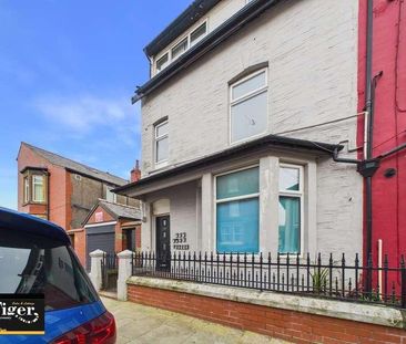 Windsor Terrace, Fleetwood, FY7 - Photo 2