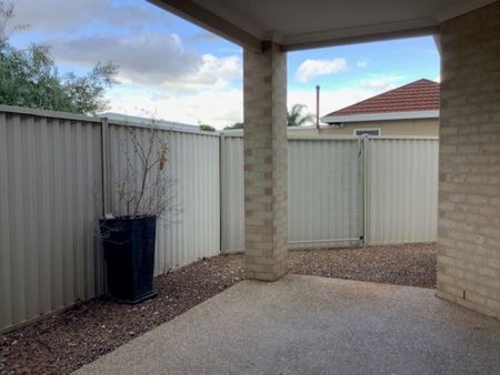 3 Bedroom Townhouse - Photo 4