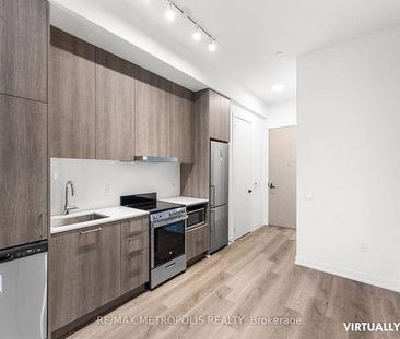 HWY 7/HWY 400-Modern Bright 1Bdrm+Den 1Bath - Photo 2