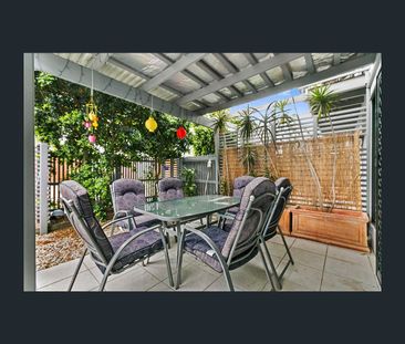 2/57 Wickham Street, Morningside, Qld 4170 - Photo 4