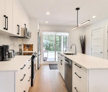 Luxueux condo neuf 4½ à louer – 1350$ / mois* - Photo 2