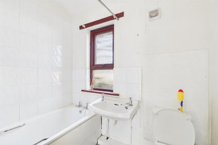 2 bedroom detached house to rent - Photo 2