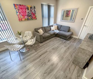 6 bedroom terraced house to rent - Photo 5