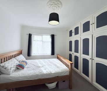 4 bed Mid Terraced House for Rent - Photo 5