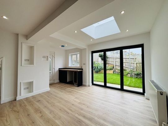 3 bedroom semi-detached house to rent - Photo 1