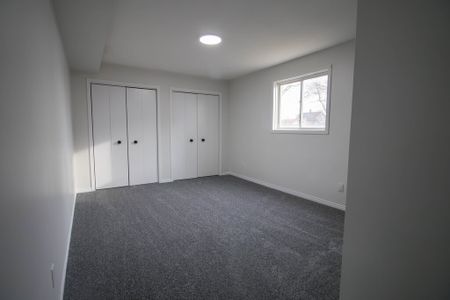 Bright & Updated 2-Bedroom Unit with Parking - Photo 2