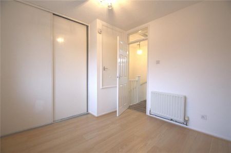 2 bedroom end of terrace house to rent - Photo 5