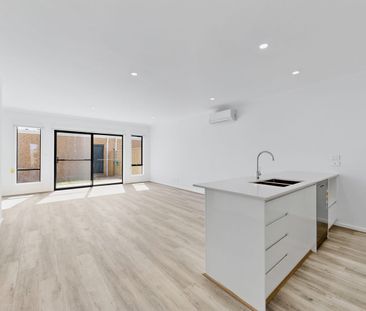 7 Fen Walk, Point Cook, Vic 3030 - Photo 2