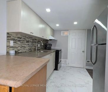 259 QUEEN MARY DRIVE - Photo 2