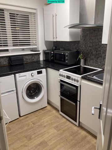 2 bedroom maisonette to rent - Photo 4