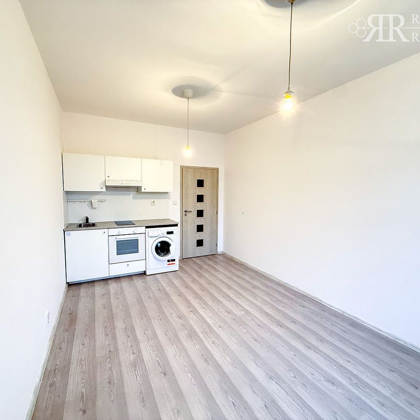 Pronájem bytu 1+kk 25 m² - Photo 1