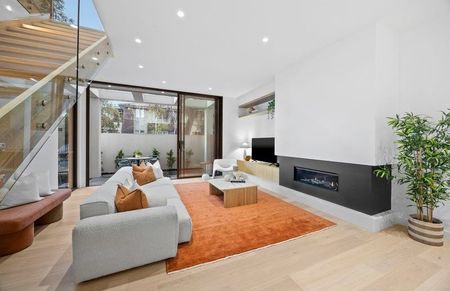ABSOLUTELY STUNNING BRAND NEW EXECUTIVE TOWNHOUSE/S - Photo 2