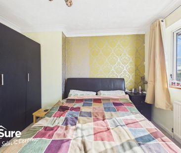 4 bedroom semi-detached house to rent - Photo 5