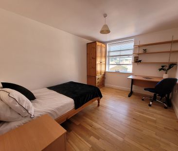 12 Bedrooms Available, 12 Bedroom House, 5 Willowbank Mews – Student Accommodation Coventry - Photo 3