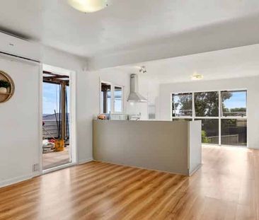 Brilliantly Located Home In Birkdale - Photo 5