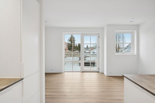 Lyngvej 2, 2665 Vallensbæk Strand, Danmark (208-1855-01-001) - Photo 1