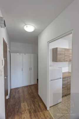 Kompaktowa kawalerka 9 maja Pomorzany - Zdjęcie 1