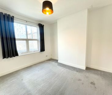 4 Bed Terraced House, Waveley Road, CV1 - Photo 2