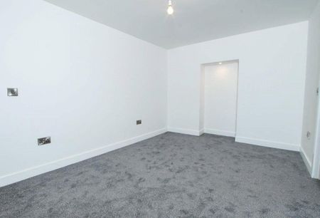 2 bedroom semi-detached house to rent - Photo 4