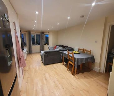 3 Bed Flat, Portland Road, SE25 - Photo 5