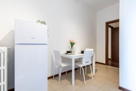 Wonderful single room in Via Luciano Zuccoli -Maggiolina - Martesana - Photo 2