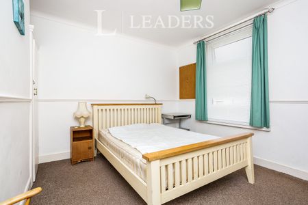 4 bedroom house to rent Napier Road, Southsea, PO5 - Photo 5