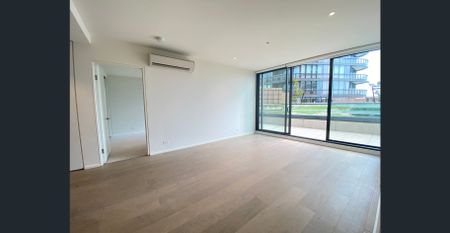 Docklands Luxury two-bedroom apartment for lease with oversized balcony. - Photo 2