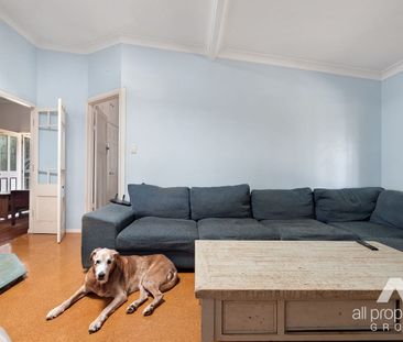 FOUR BEDROOM FAMILY HOME - Photo 2