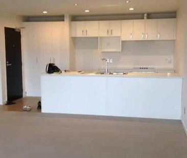 MODERN & STYLISH - Photo 2
