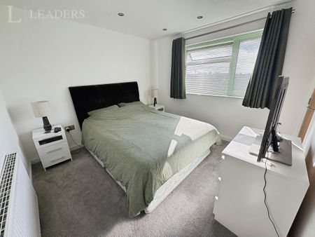 2 bedroom detached house to rent - Photo 5