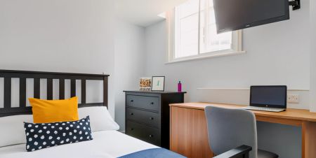 En-Suite 1 - Photo 4