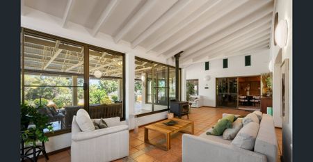 Luxury living only a stone's throw from Leschenault Estuary and shopping centre! - Photo 3