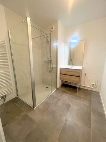 Location Appartement 3 pièces 64m² BORDEAUX 33100 - Photo 4