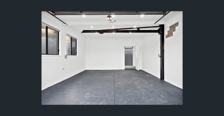 MODERN 4 BEDROOM FAMILY HOME - Photo 3