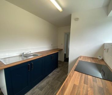 2 bedroom semi-detached house to rent - Photo 6