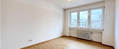 SANIERTE 2-ZIMMERWOHNUNG IN DER STADTMITTE ZU MIETEN! - Foto 1