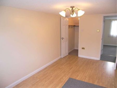 The Links, Hawthorn, Corsham, SN13 - Photo 3