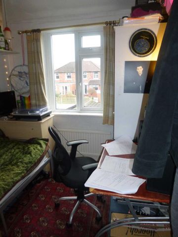 3 bedroom semi-detached house to rent - Photo 5