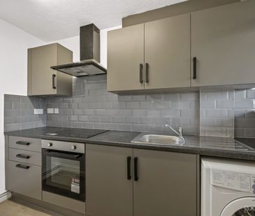 London Road, Mitcham, CR4 - Photo 1