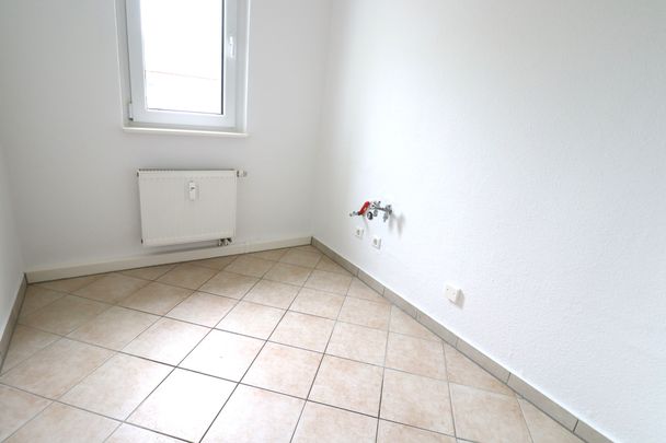 Helle 2-Raumwohnung mit Wanne und Balkon - Foto 1