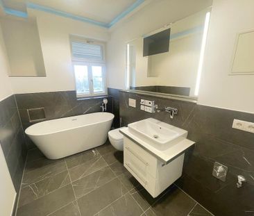 Die ist es! + Dunkles Parkett + Fußbodenheizung + Balkon + Wanne & ... - Photo 1