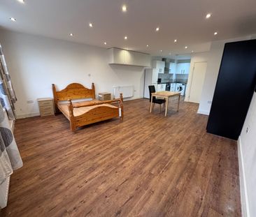 Studio Flat, Park Royal Road, NW10 - Photo 5