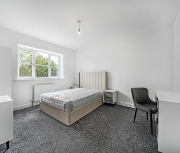 1 bedroom in a house share to rent - Photo 2