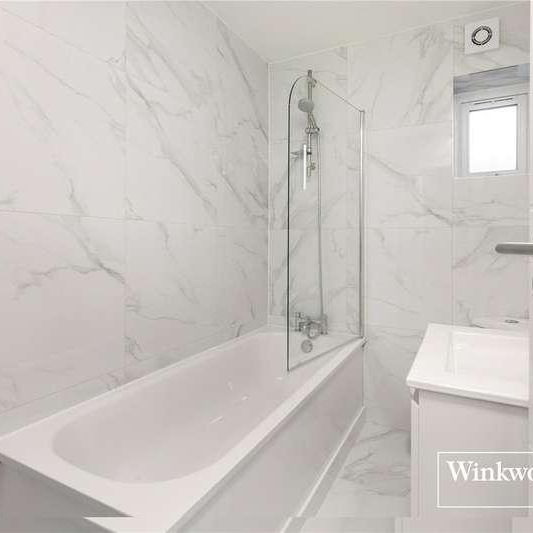 Ballards Lane, London, N3 - Photo 1