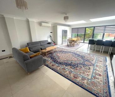 5 bedroom detached house to rent - Photo 3