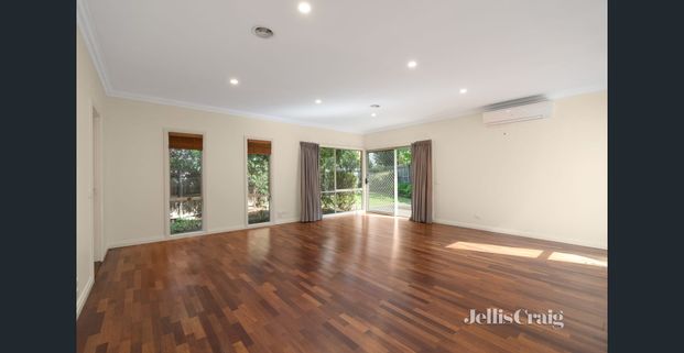 Executive Home in Quiet Court Location - Photo 1