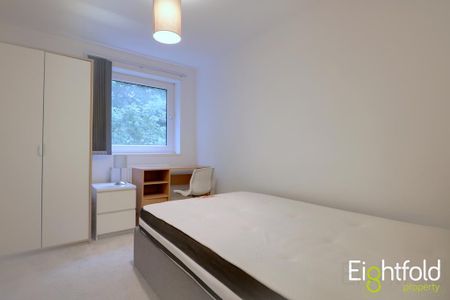 4 bedroom flat to rent - Photo 4