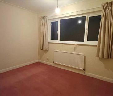 3 bedroom detached bungalow to rent - Photo 3
