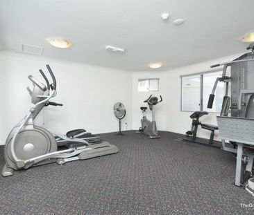 Available Now*James St Precinct*Spacious - Photo 6