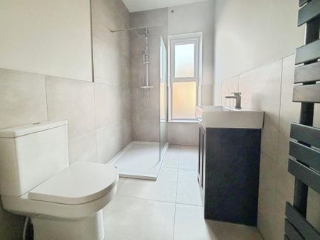 4 bedroom terraced house to rent - Photo 5